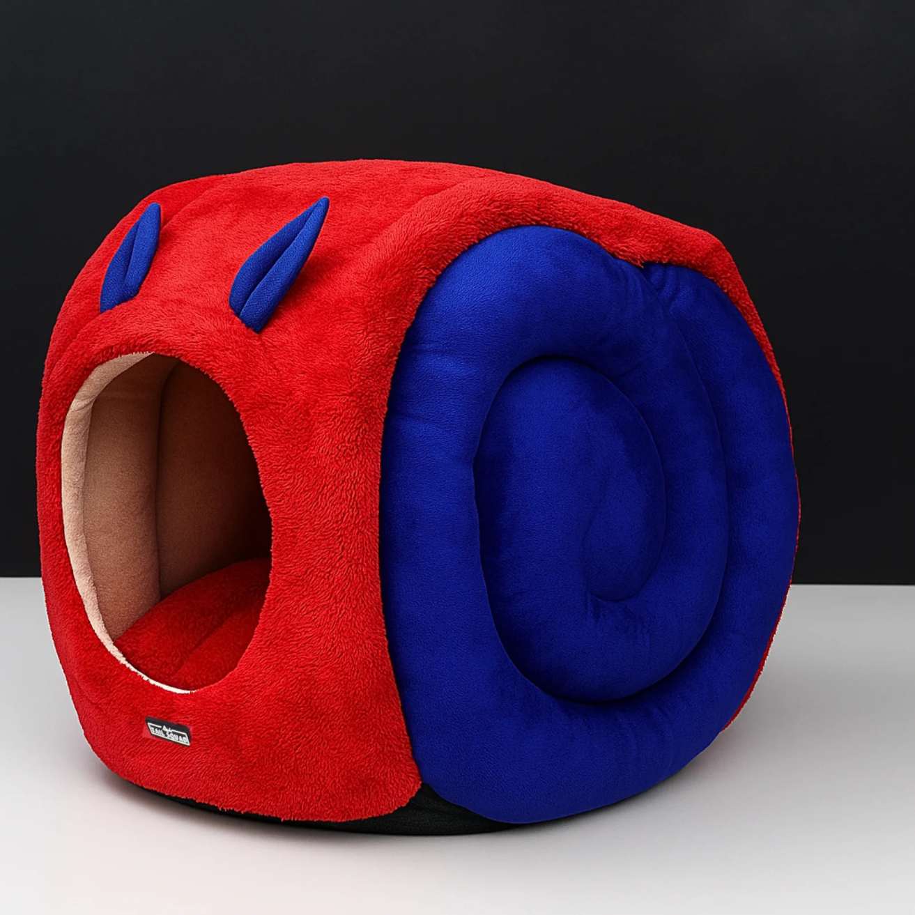 Snail Cave Pet Bed (Blue & Red)